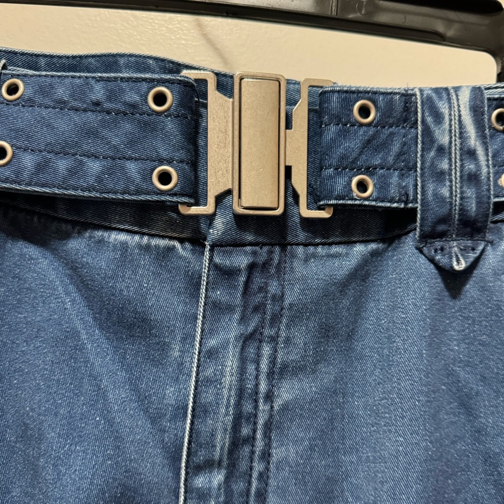 Liz Claiborne Audra women’s size 14 Capri blue Jean pants with belt. - Picture 3 of 7